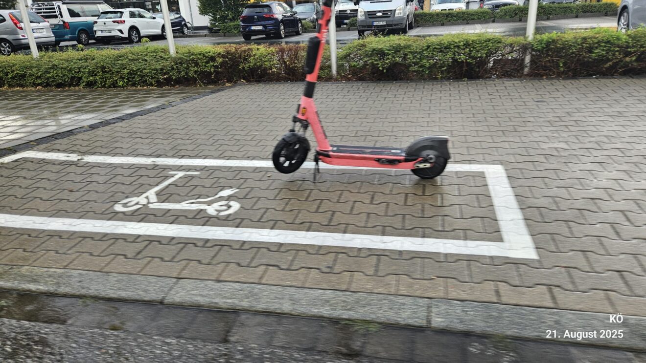Feste Abstellzonen für E-Roller reduzieren Gefahren